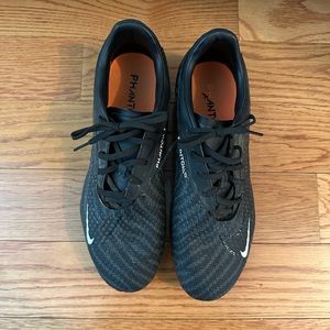 Boys soccer cleats size 8 EUC